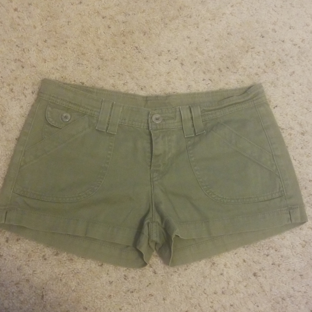 Levis Khaki Green Shorts - Size 2